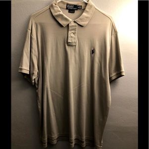 I’m selling a polo shirt!!!
